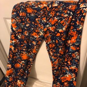 LuLaRoe Flower and leaf motif TC leggings